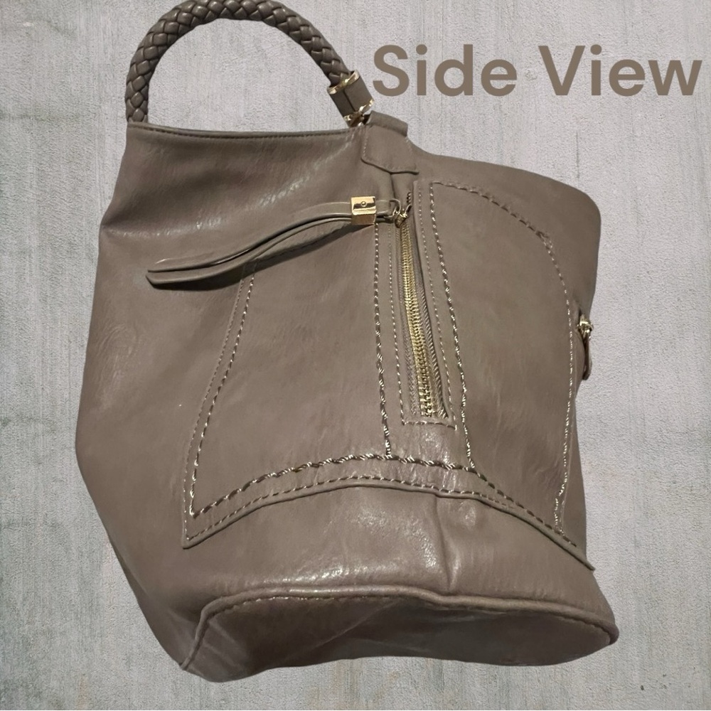 Miztique PU handbag EUC. Versatile styling and craftsmanship. Very luxurious! - Picture 9 of 10